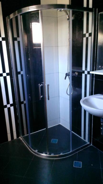 Apartments Foco Сараево Стая снимка